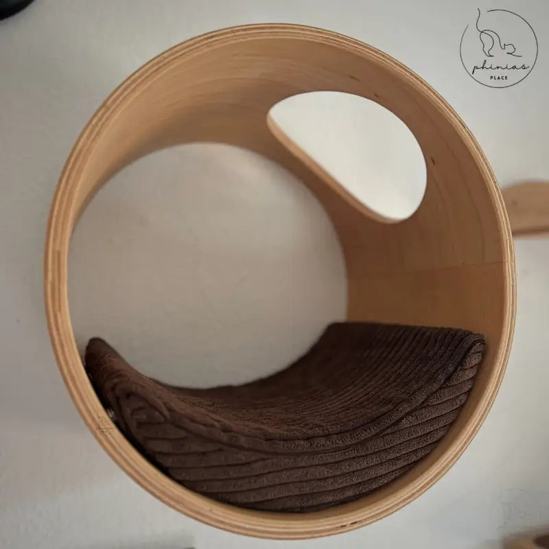 Holz Katzen Wandmöbel Booba Phinias runde Katzenliege mit mondförmigem Kissen