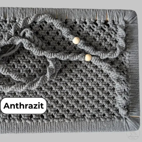 Graues Makramee Wandbehang mit Holzperlen für Fenstertagliege für Katze Fensterplatz