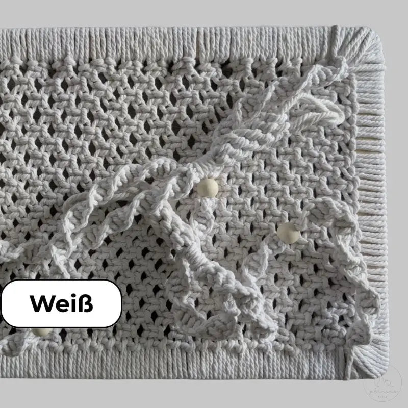 Weiße Makrame Wanddekoration für Phinias XXL Fensterliege, ideal für Maine Coons und Norwegische Waldkatzen